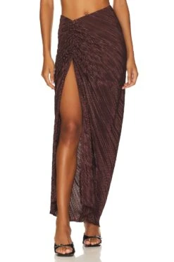 GOOD AMERICAN Always Fits Plisse Maxi Skirt Dark Cocoa001